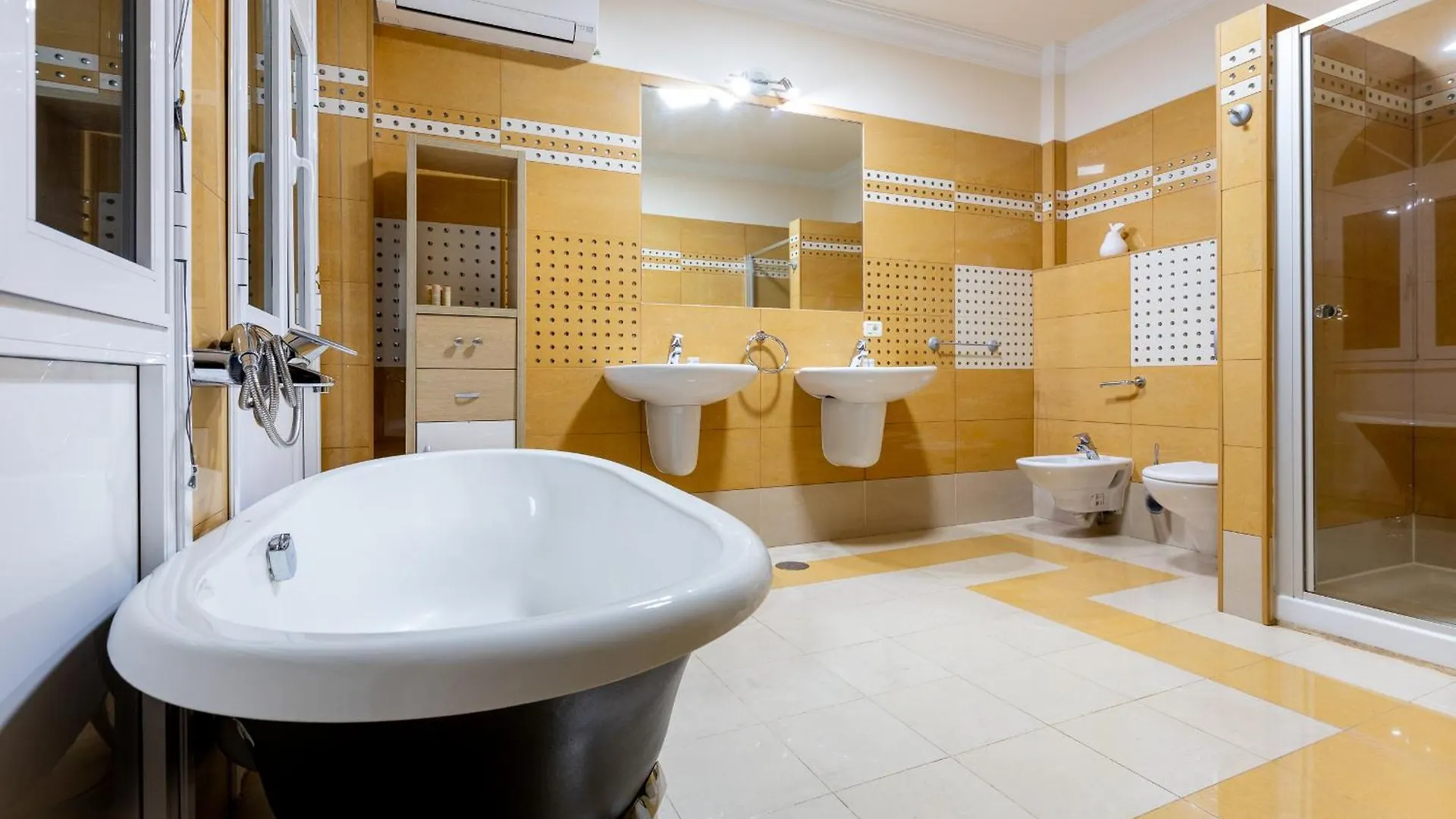 Villa Ocean Palm, Heated Pool! Costa Adeje