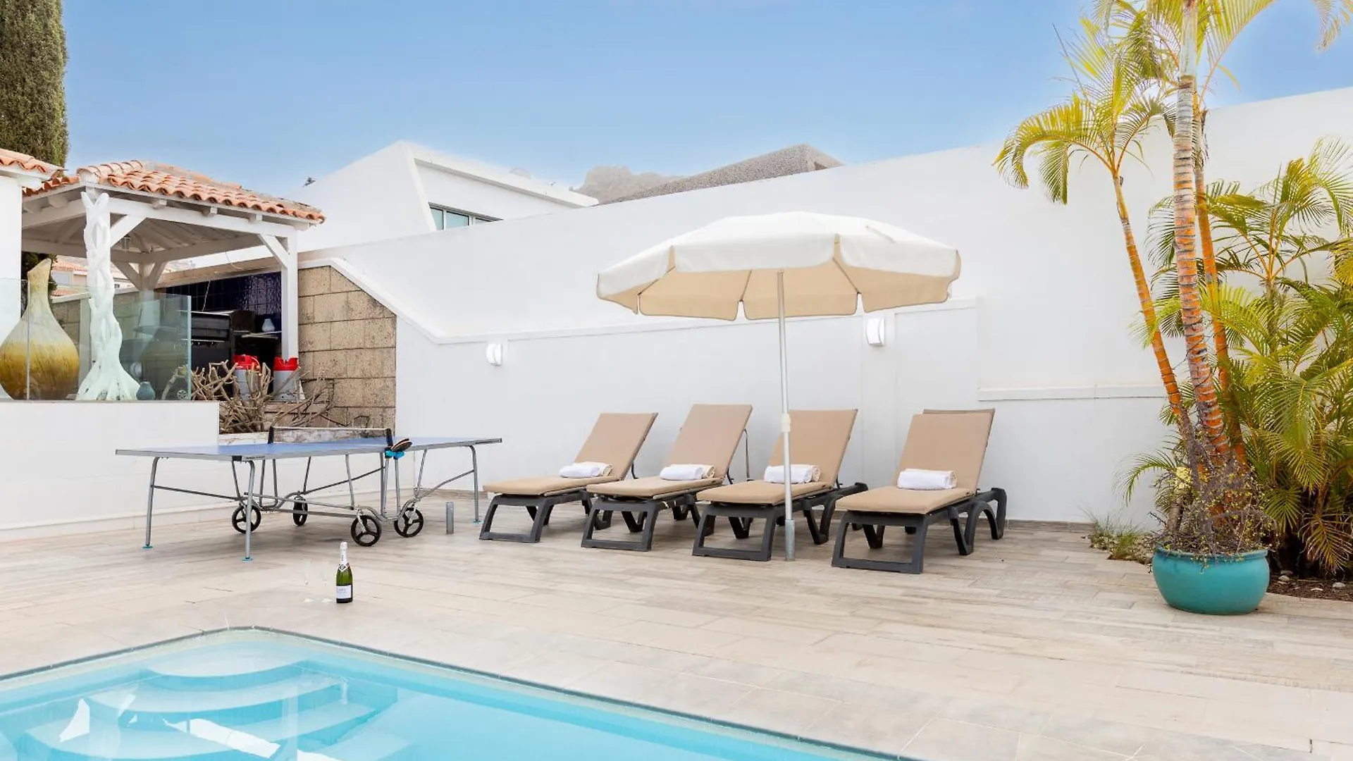 Villa Ocean Palm, Heated Pool! Costa Adeje