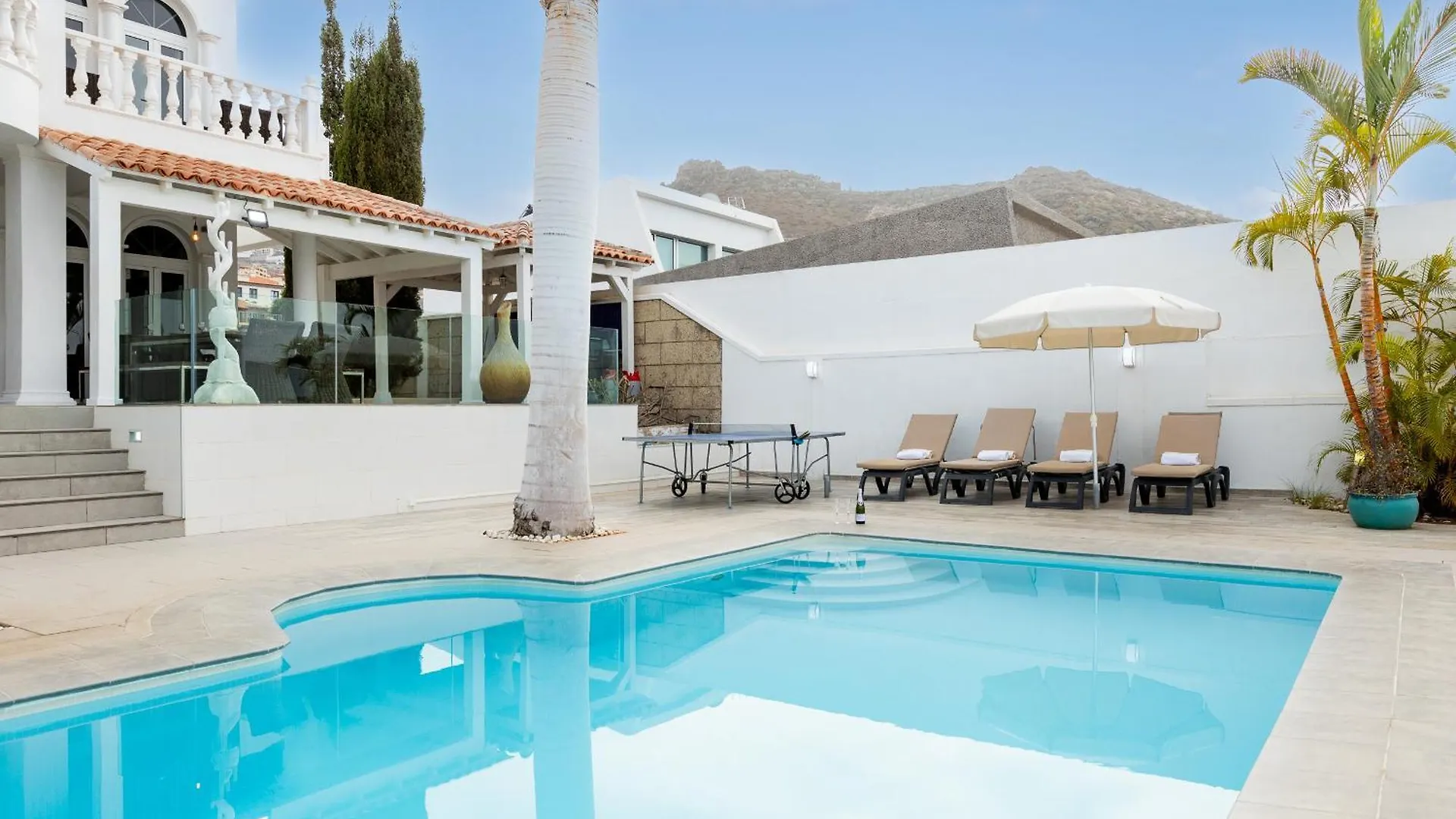 Villa Ocean Palm, Heated Pool! Costa Adeje